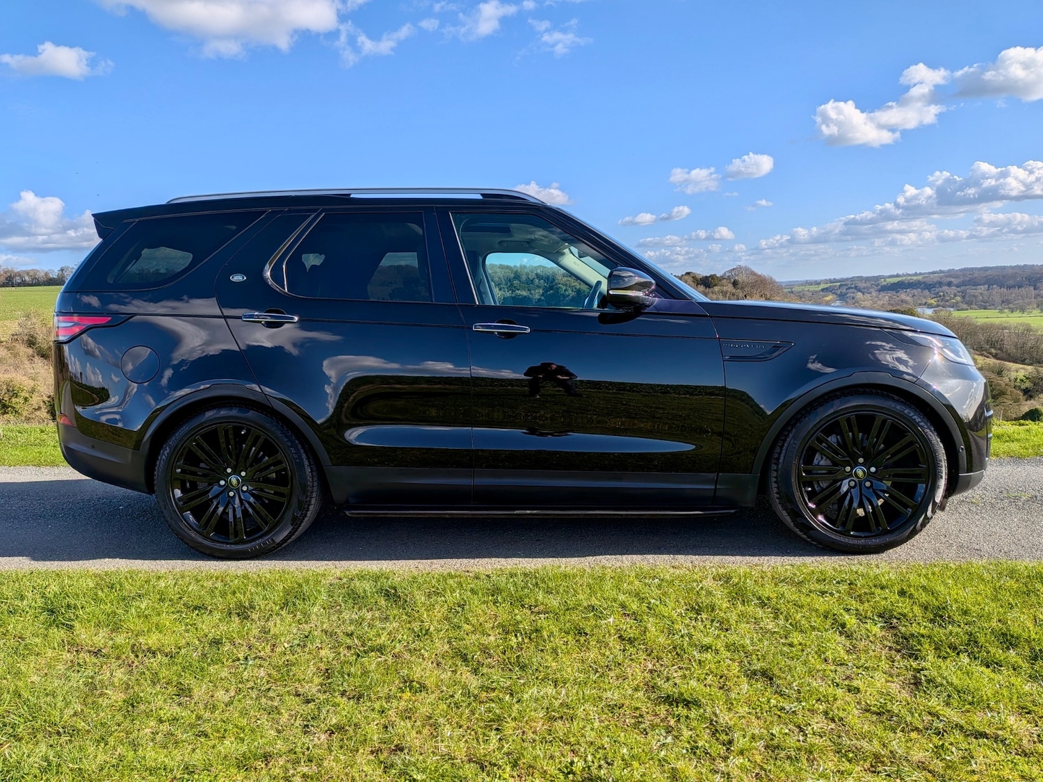 Used Land Rover Discovery 2018 for sale - 77946054: Photo 2