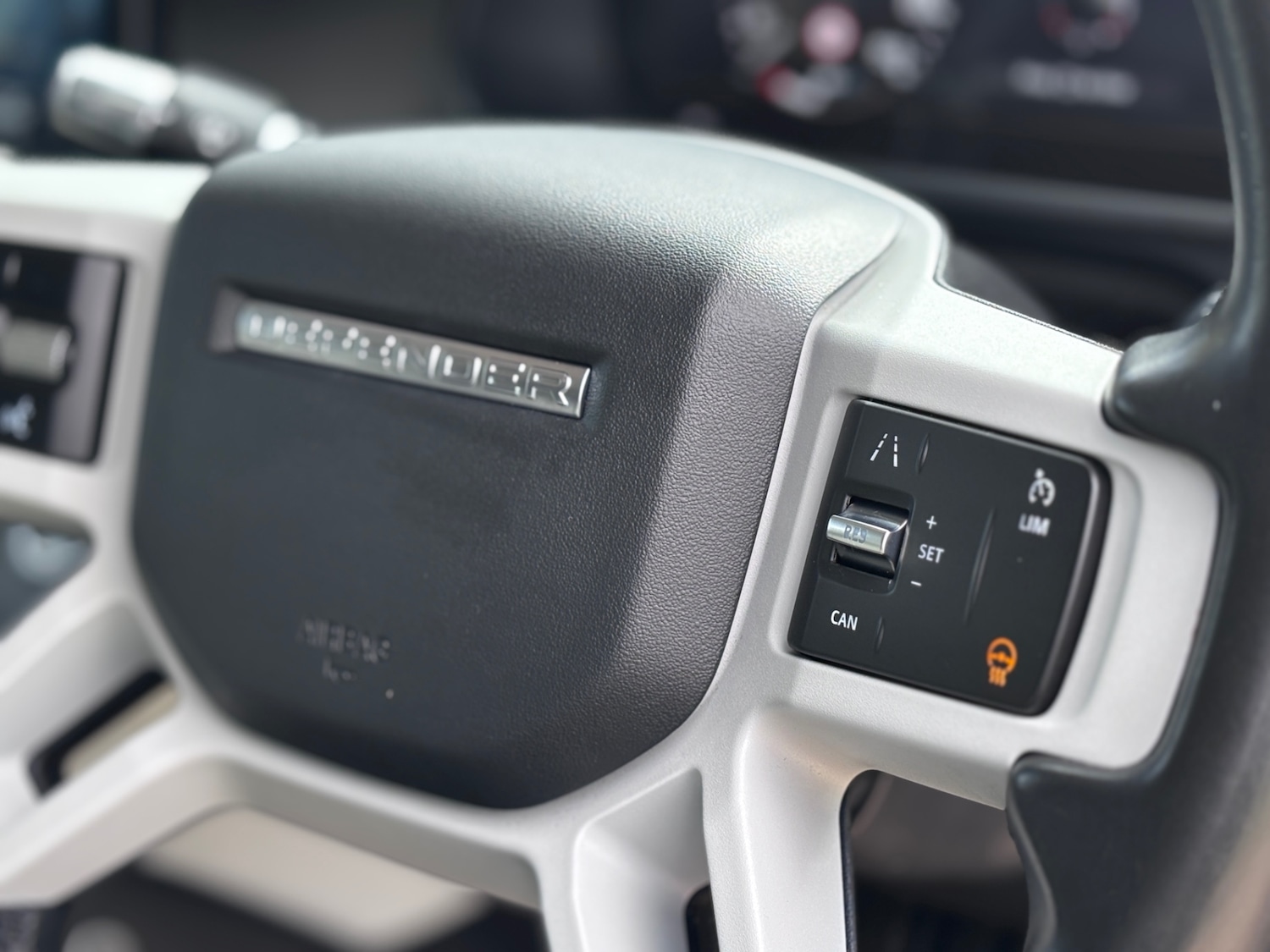 Used Land Rover Defender 2020 for sale - 77921141: Photo 11