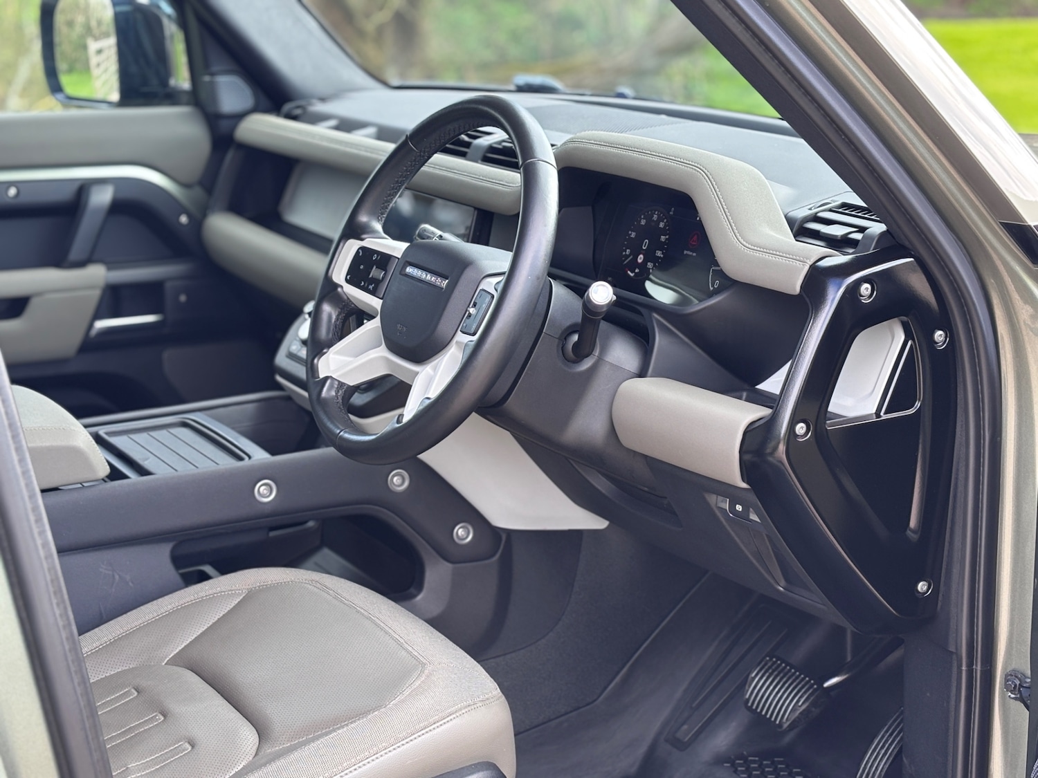 Used Land Rover Defender 2020 for sale - 77921141: Photo 9