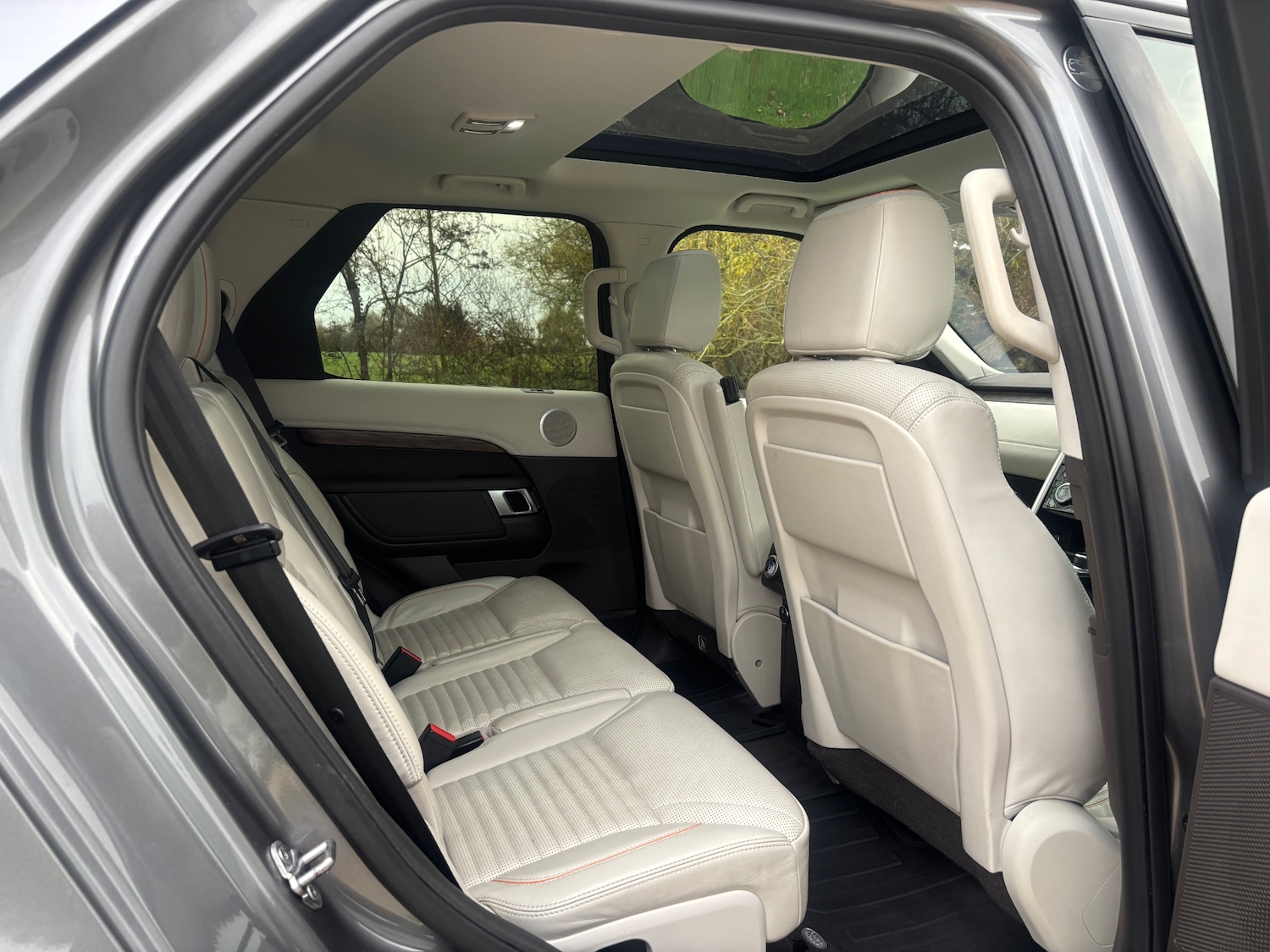 Used Land Rover Discovery 2017 for sale - 76387505: Photo 10