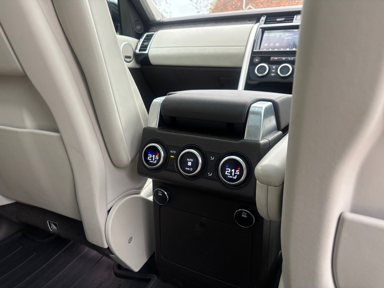 Used Land Rover Discovery 2017 for sale - 76387505: Photo 11