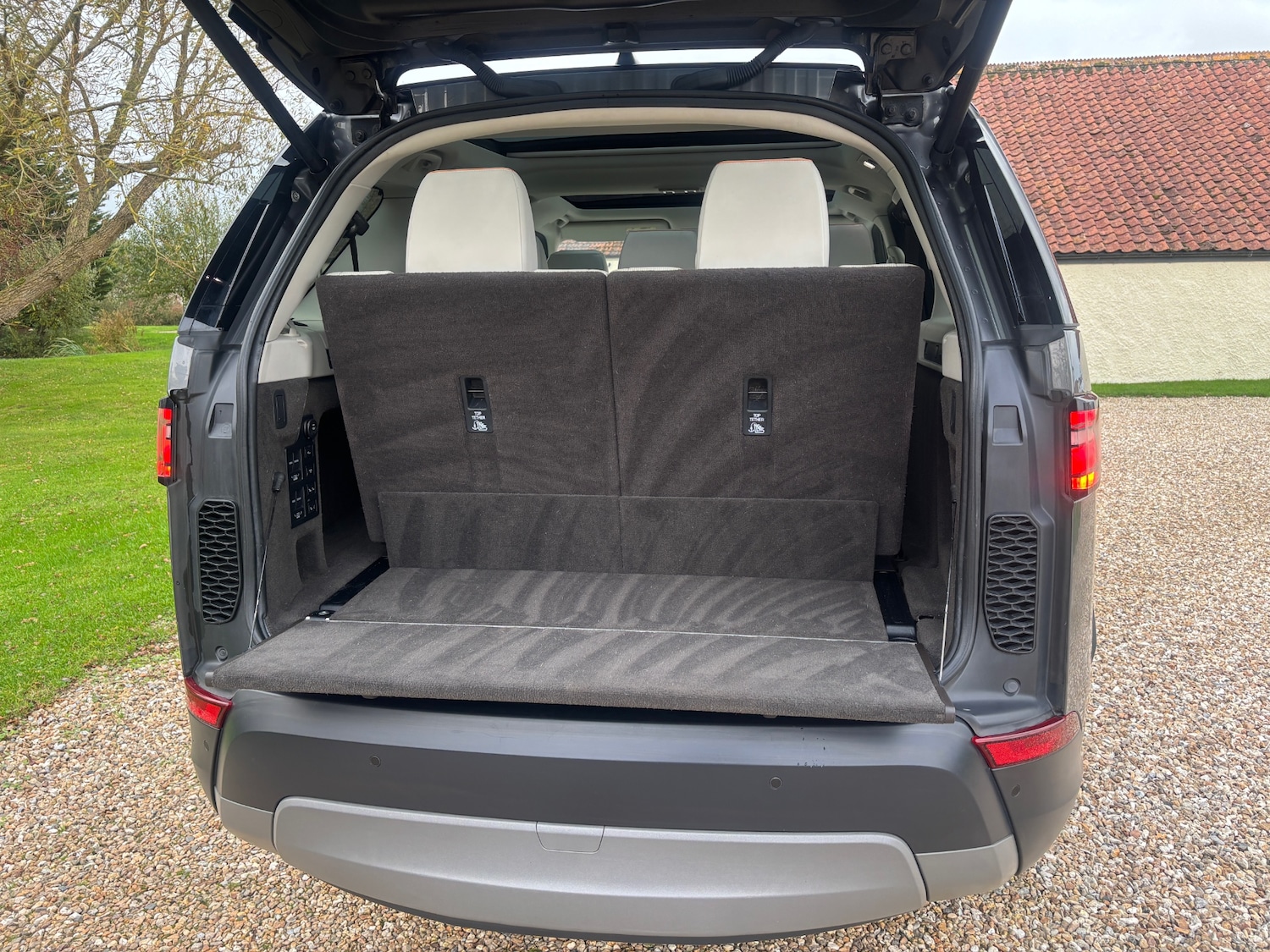 Used Land Rover Discovery 2017 for sale - 76387505: Photo 14