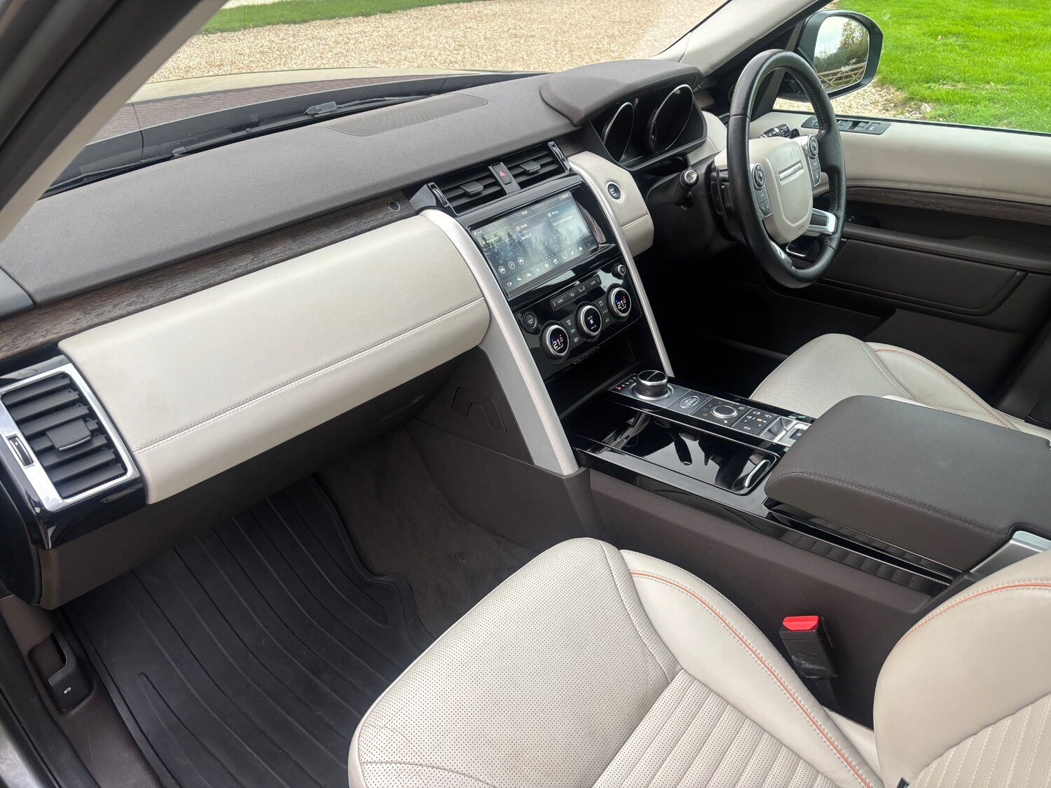 Used Land Rover Discovery 2017 for sale - 76387505: Photo 17