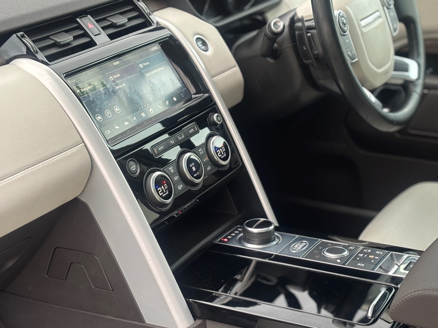 Used Land Rover Discovery 2017 for sale - 76387505: Photo 18