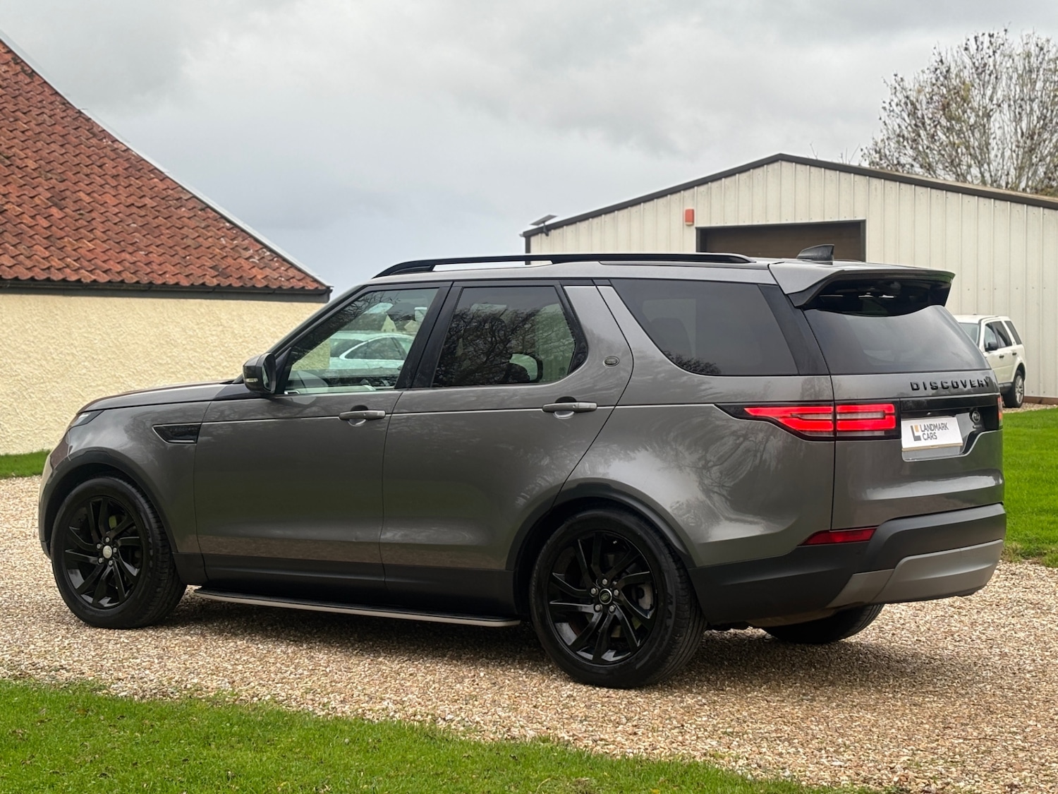 Used Land Rover Discovery 2017 for sale - 76387505: Photo 3