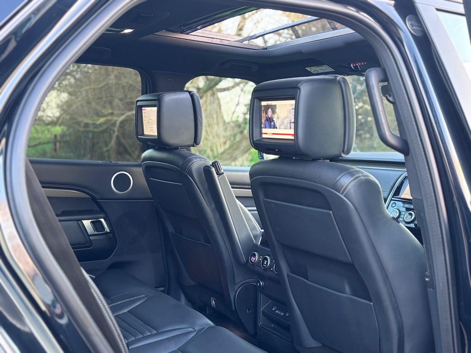 Used Land Rover Discovery 2019 for sale - 77008225: Photo 11