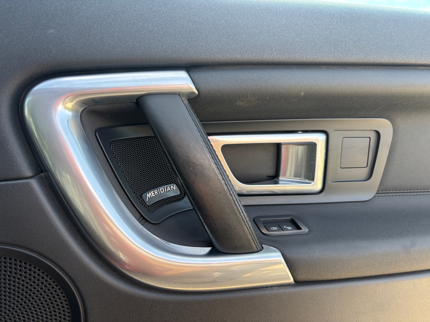 Used Land Rover Discovery Sport 2017 for sale - 76133944: Photo 11