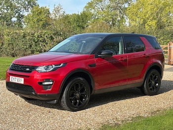 Used Land Rover Discovery Sport 2017 for sale - 76133944: Photo 2