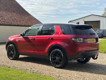 Used Land Rover Discovery Sport 2017 for sale - 76133944: Photo 3
