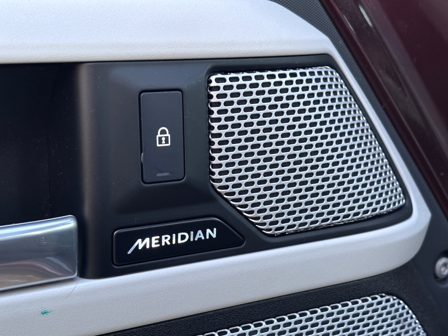 Used Land Rover Defender 2023 for sale - 77989858: Photo 17