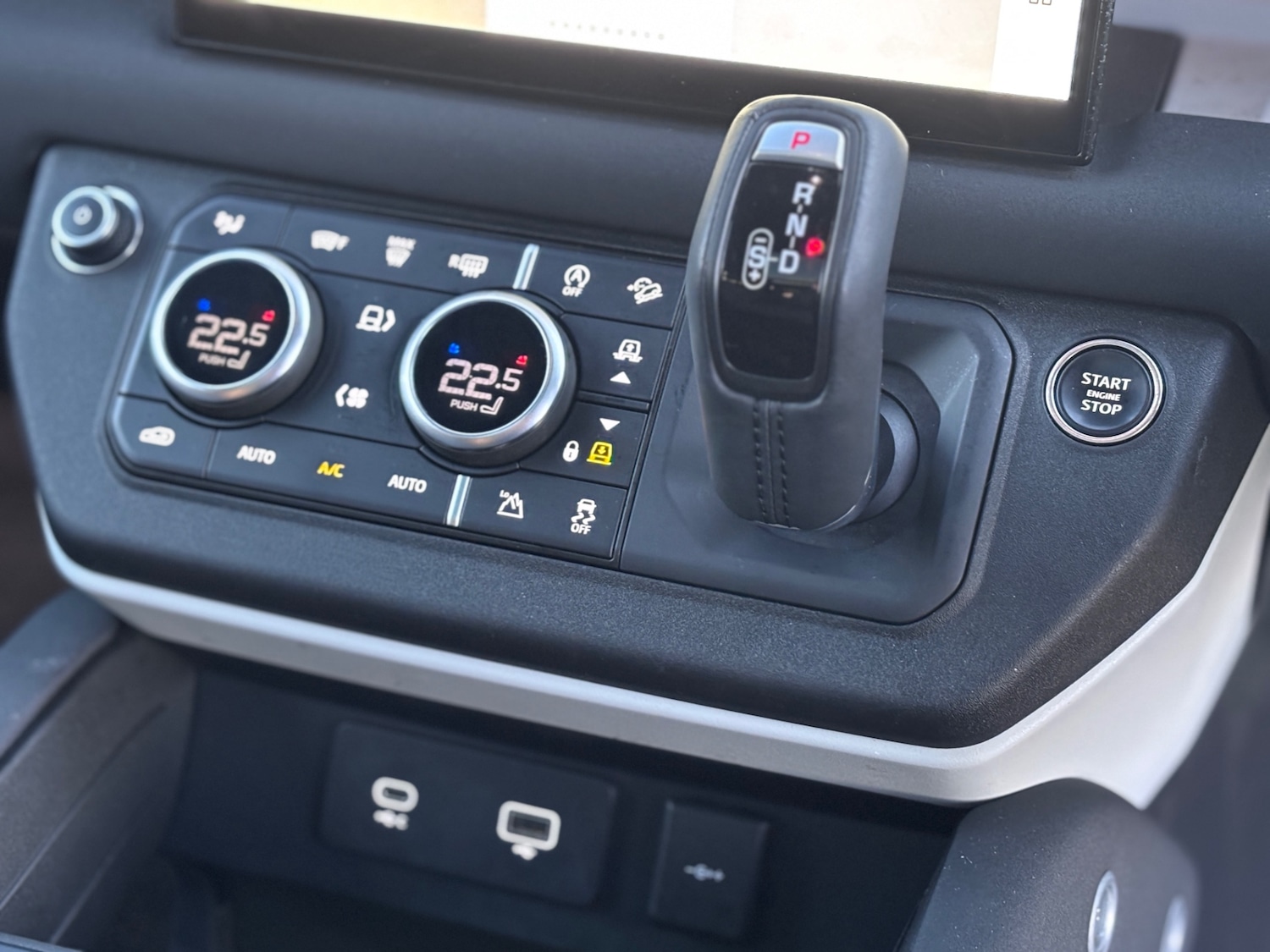 Used Land Rover Defender 2023 for sale - 77989858: Photo 19