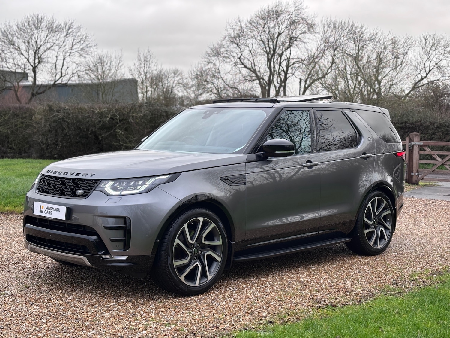 Used Land Rover Discovery 2017 for sale - 77277239: Photo 2