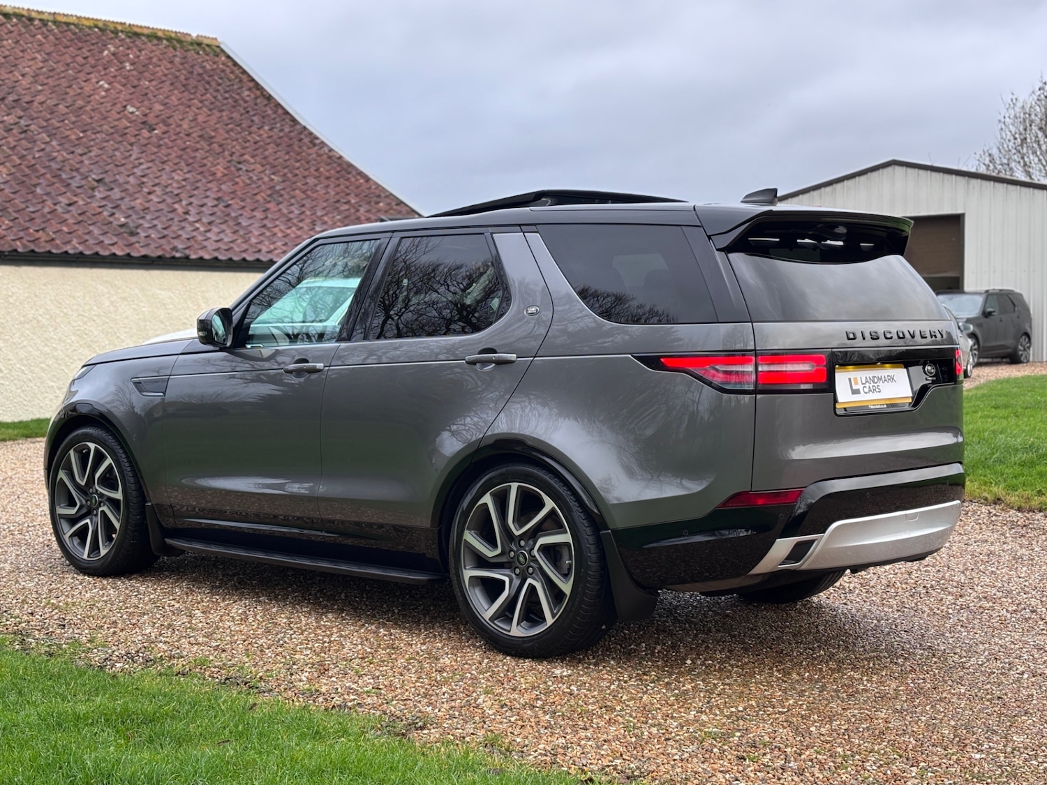 Used Land Rover Discovery 2017 for sale - 77277239: Photo 3
