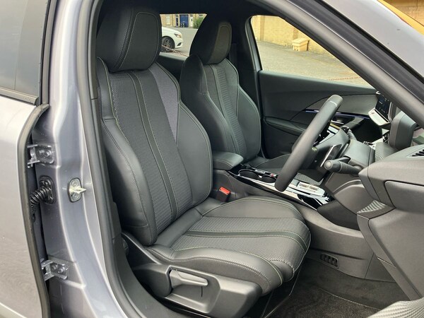 Used Peugeot 2008 2025 for sale - 76192261: Photo 42