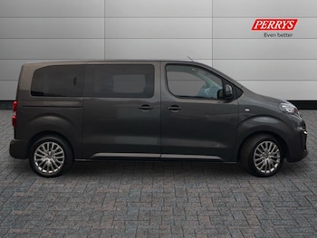 Used Peugeot Traveller 2021 for sale - 76892389: Photo