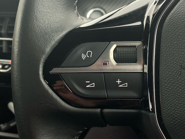 Used Peugeot 2008 2021 for sale - 76128278: Photo 16