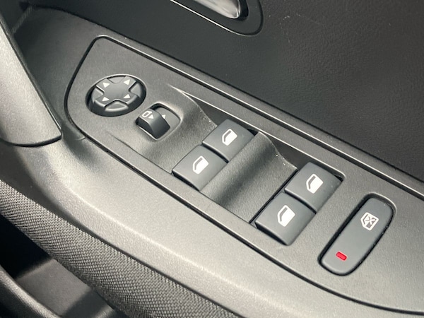 Used Peugeot 2008 2021 for sale - 76128278: Photo 18