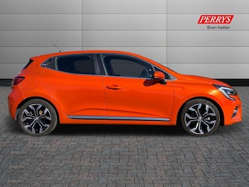 Used Renault Clio 2022 for sale - 76035300: Photo