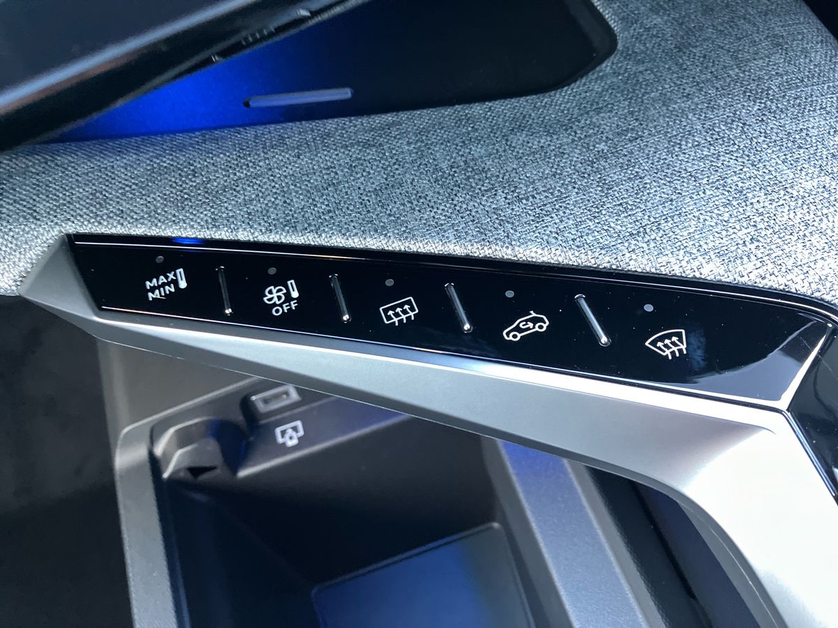 Used Peugeot 3008 2025 for sale - 76192304: Photo 33