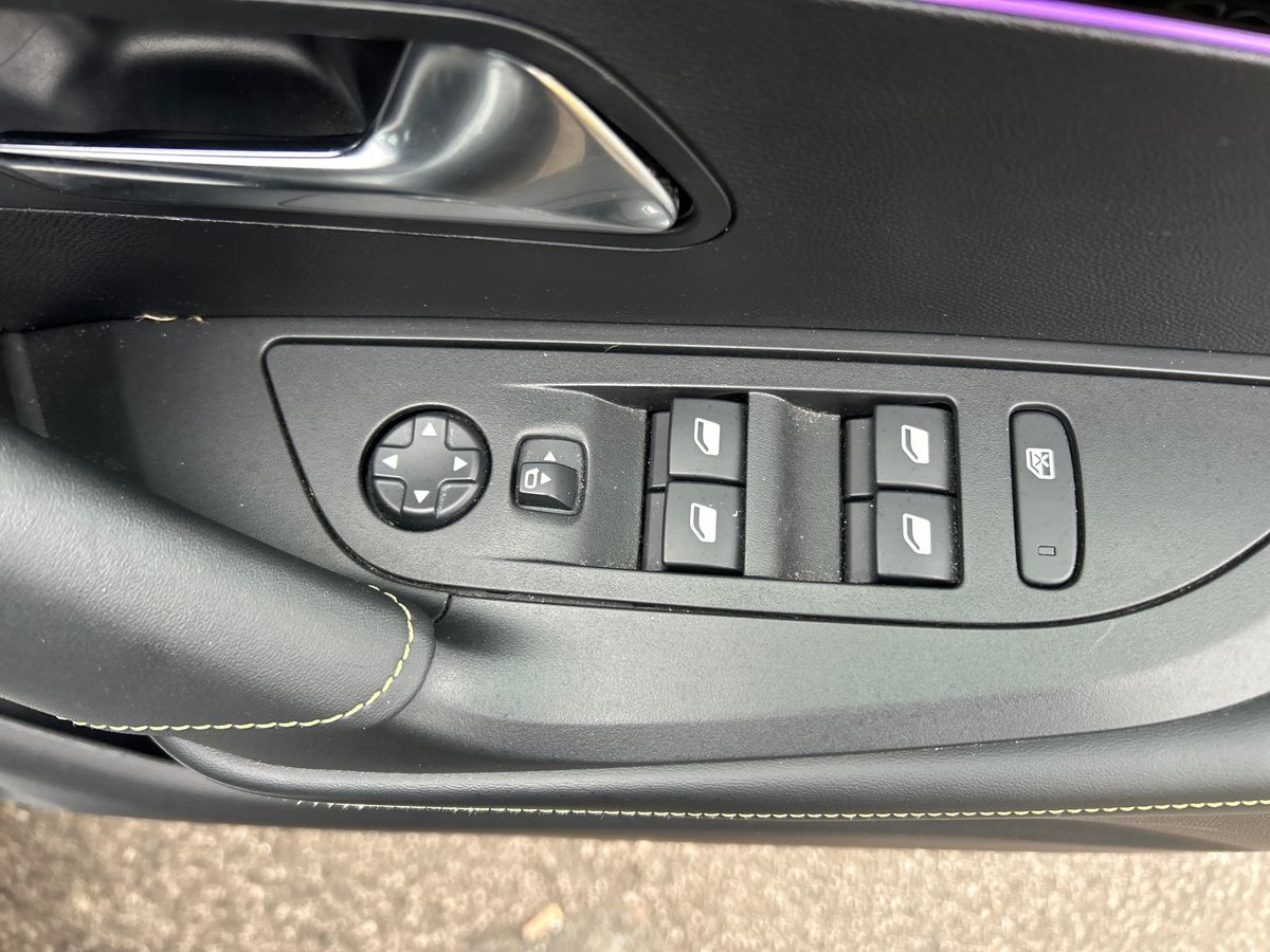 Used Peugeot 2008 2023 for sale - 77180232: Photo 18