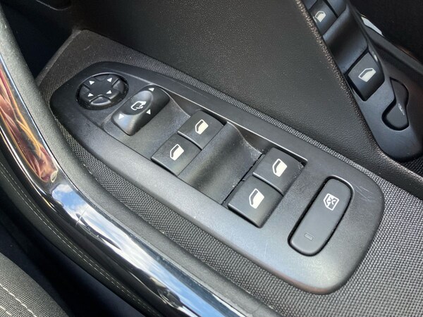 Used Peugeot 208 2019 for sale - 75699778: Photo 19