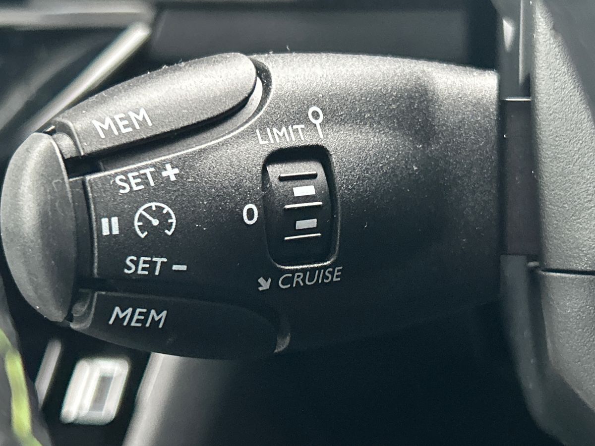 Used Peugeot 2008 2025 for sale - 77002108: Photo 31