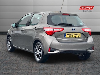 Used Toyota Yaris 2019 for sale - 76462330: Photo