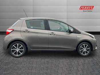 Used Toyota Yaris 2019 for sale - 76462330: Photo