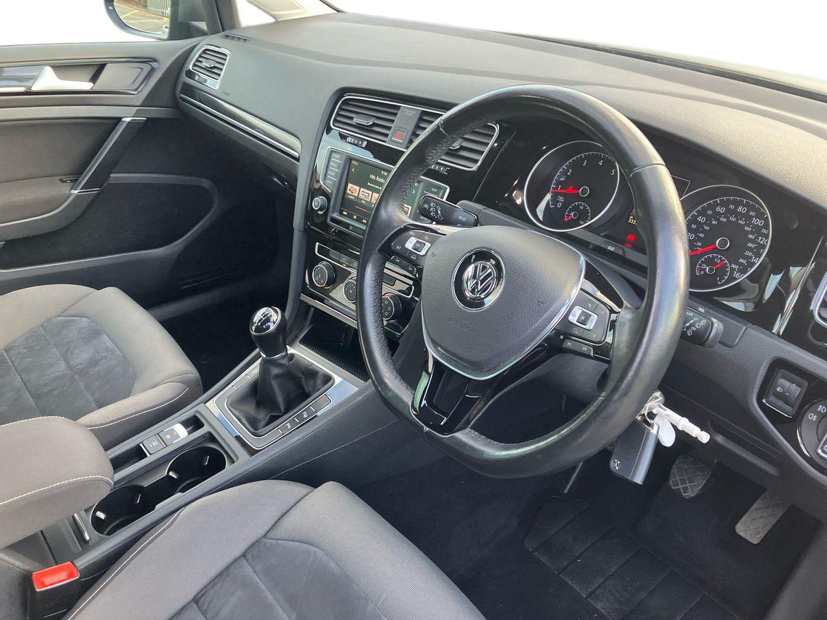 Used Volkswagen Golf 2016 for sale - 77045859: Photo 8