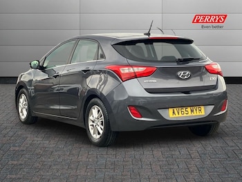 Used Hyundai i30 2015 for sale - 76462305: Photo