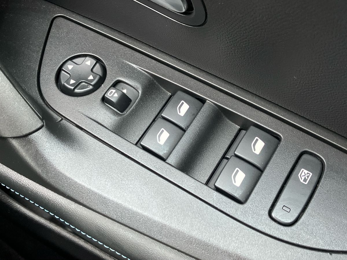 Used Peugeot 2008 2022 for sale - 76220080: Photo 18