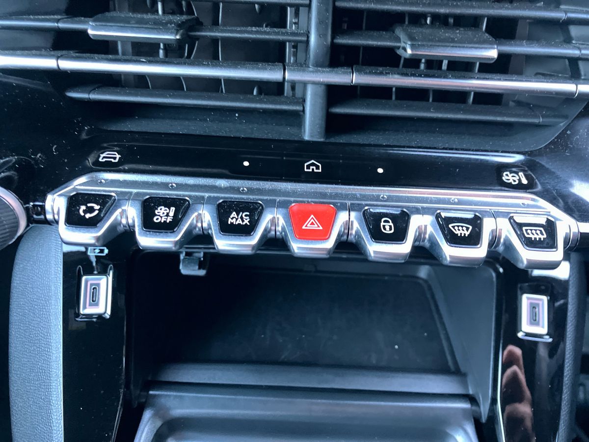 Used Peugeot 2008 2024 for sale - 76351939: Photo 12