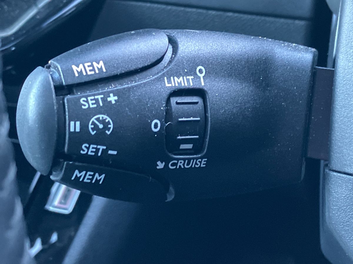 Used Peugeot 2008 2024 for sale - 76351939: Photo 35