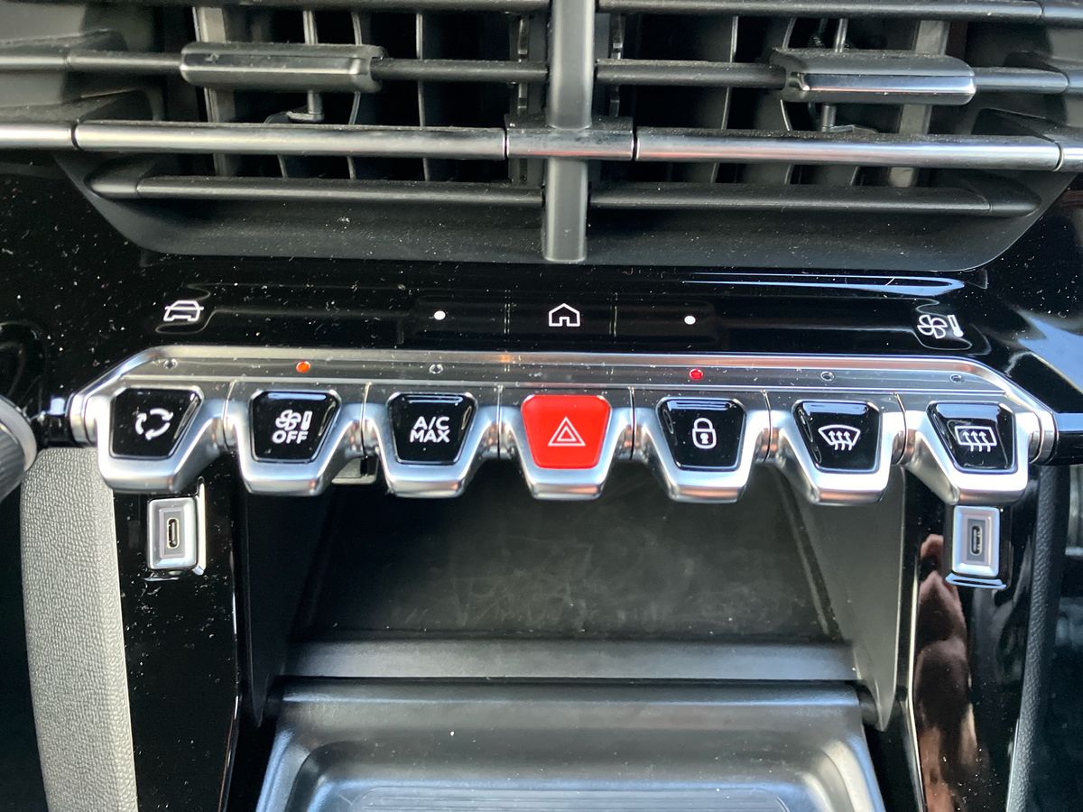 Used Peugeot 2008 2024 for sale - 76351941: Photo 12