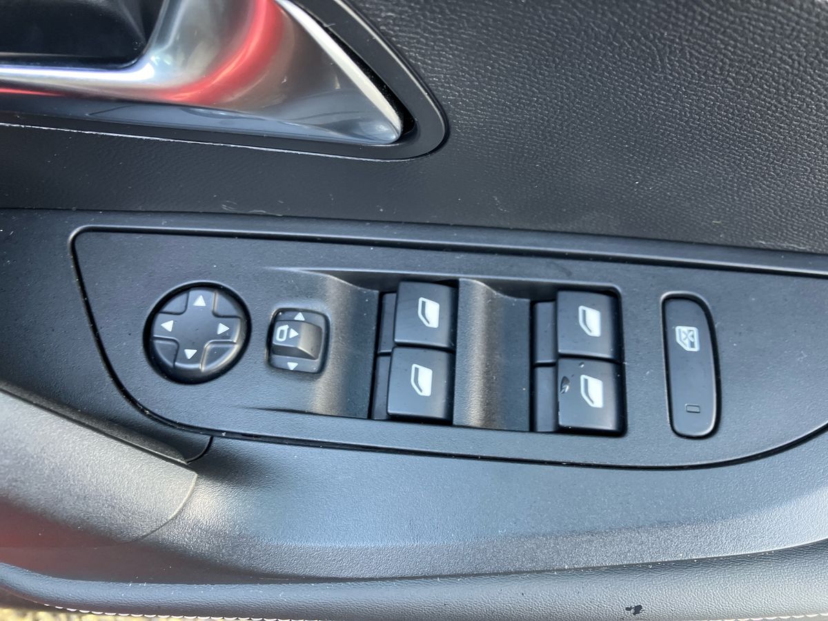 Used Peugeot 2008 2024 for sale - 76351941: Photo 18