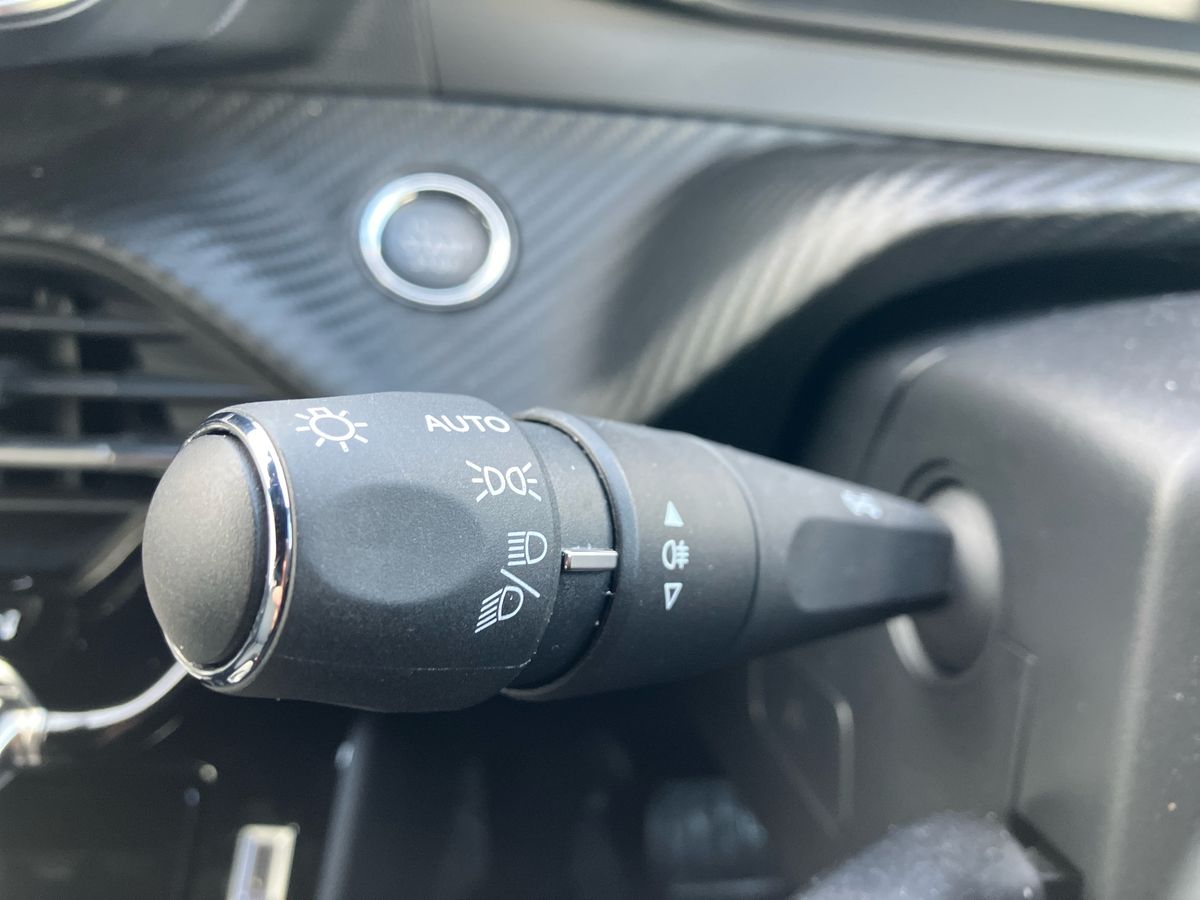 Used Peugeot 2008 2024 for sale - 76351941: Photo 37