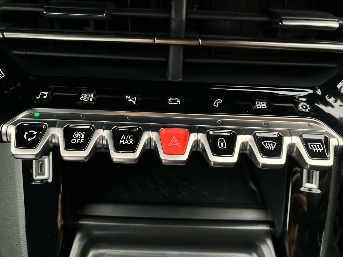 Used Peugeot 2008 2021 for sale - 76412771: Photo 12