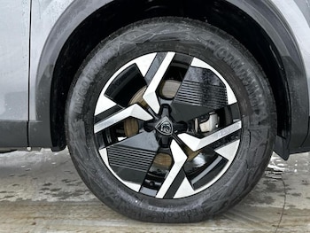 Used Peugeot 2008 2024 for sale - 77759941: Photo