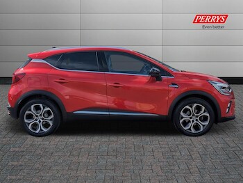 Used Renault Captur 2022 for sale - 76931812: Photo