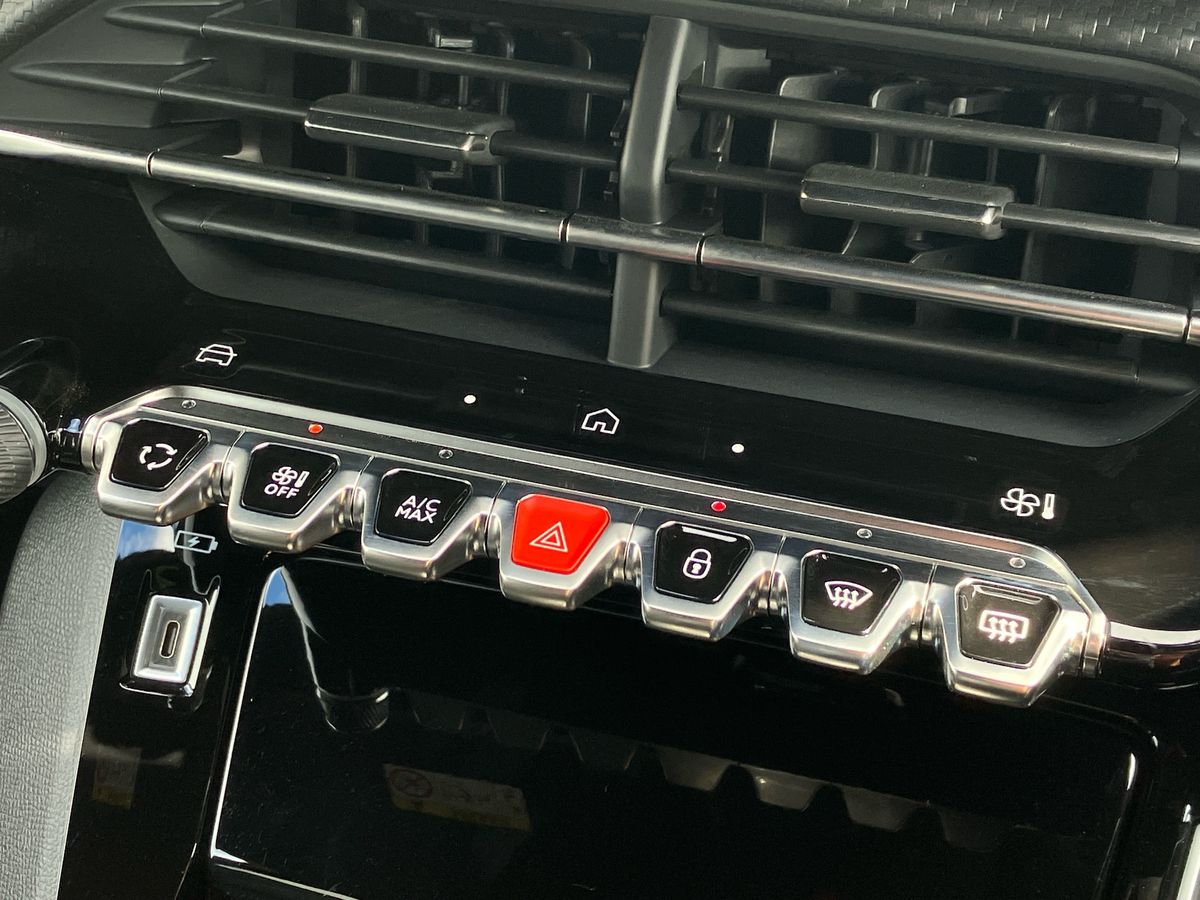 Used Peugeot 208 2024 for sale - 76969424: Photo 12