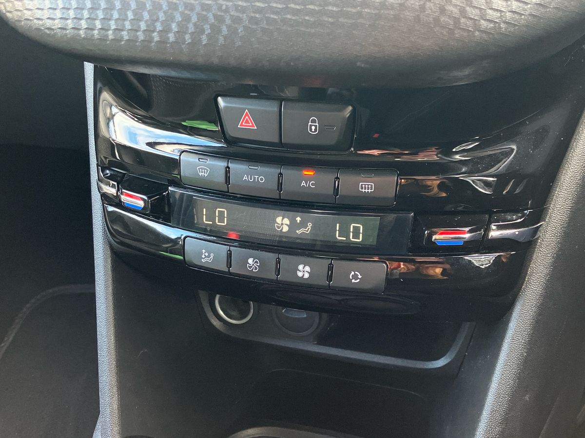 Used Peugeot 208 2019 for sale - 76518233: Photo 12