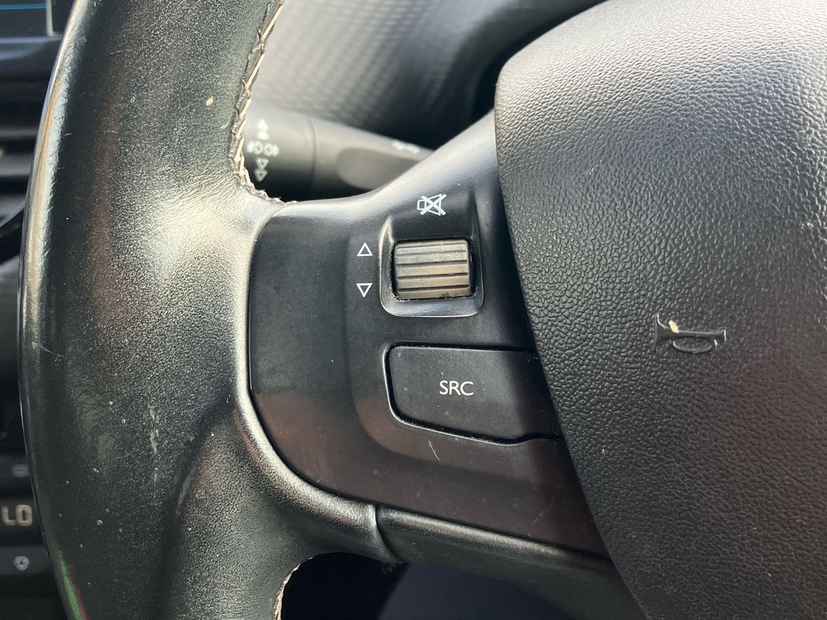 Used Peugeot 208 2019 for sale - 76518233: Photo 16