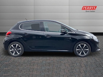 Used Peugeot 208 2019 for sale - 76518233: Photo