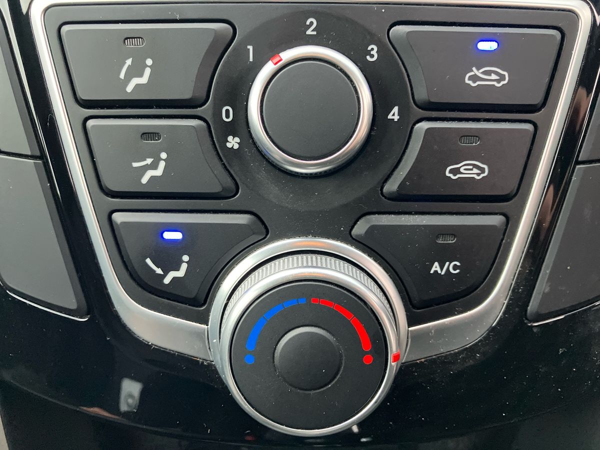 Used Hyundai i30 2015 for sale - 76611995: Photo 12