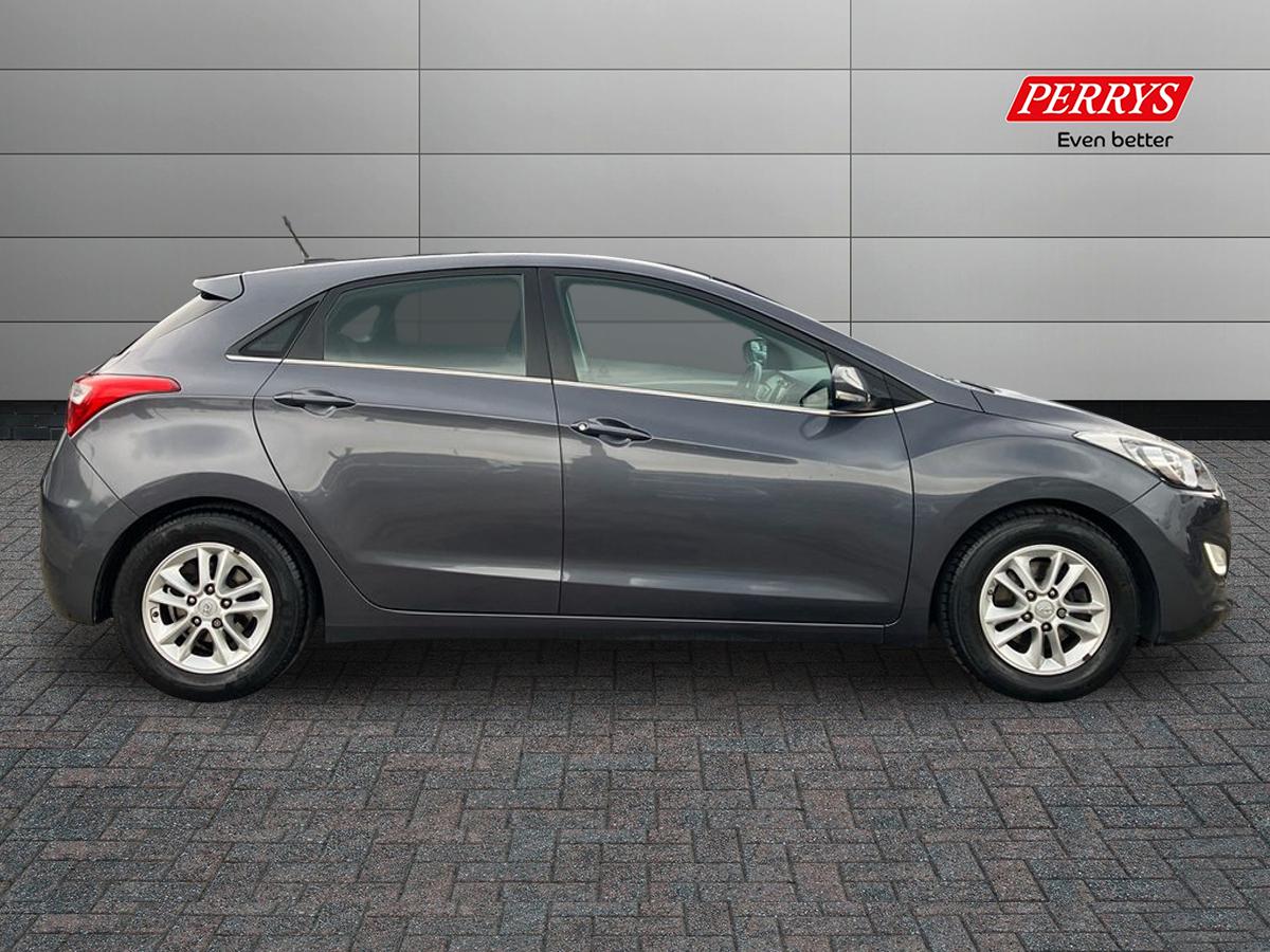 Used Hyundai i30 2015 for sale - 76611995: Photo 3