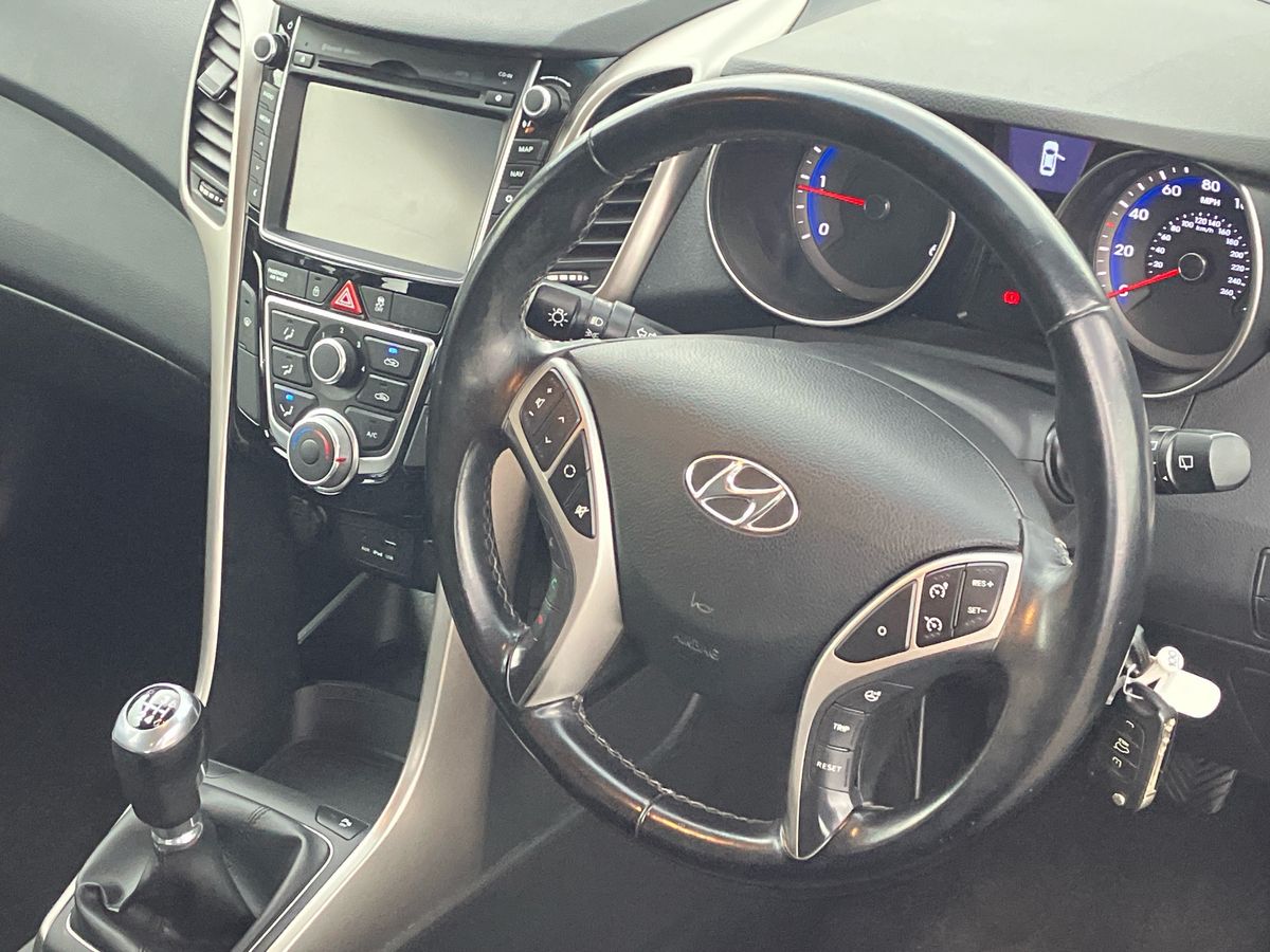 Used Hyundai i30 2015 for sale - 76611995: Photo 30