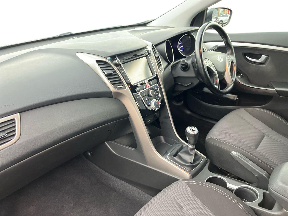 Used Hyundai i30 2015 for sale - 76611995: Photo 6