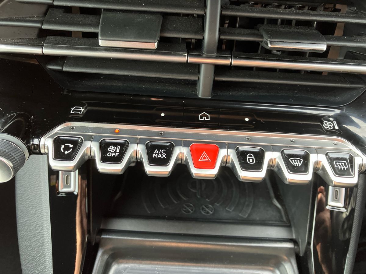 Used Peugeot 208 2024 for sale - 76436760: Photo 12