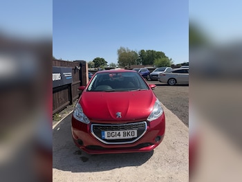 Used Peugeot 208 2014 for sale - 78693568: Photo
