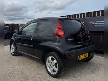 Used Peugeot 107 2013 for sale - 79359321: Photo